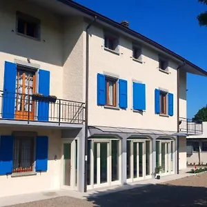 Des Artistes , Borzano Italie
