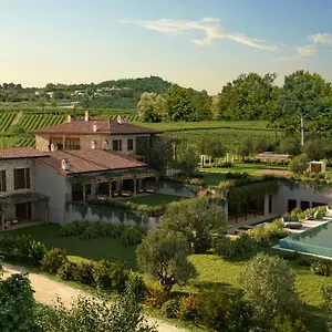 Resort Conti Thun Wine