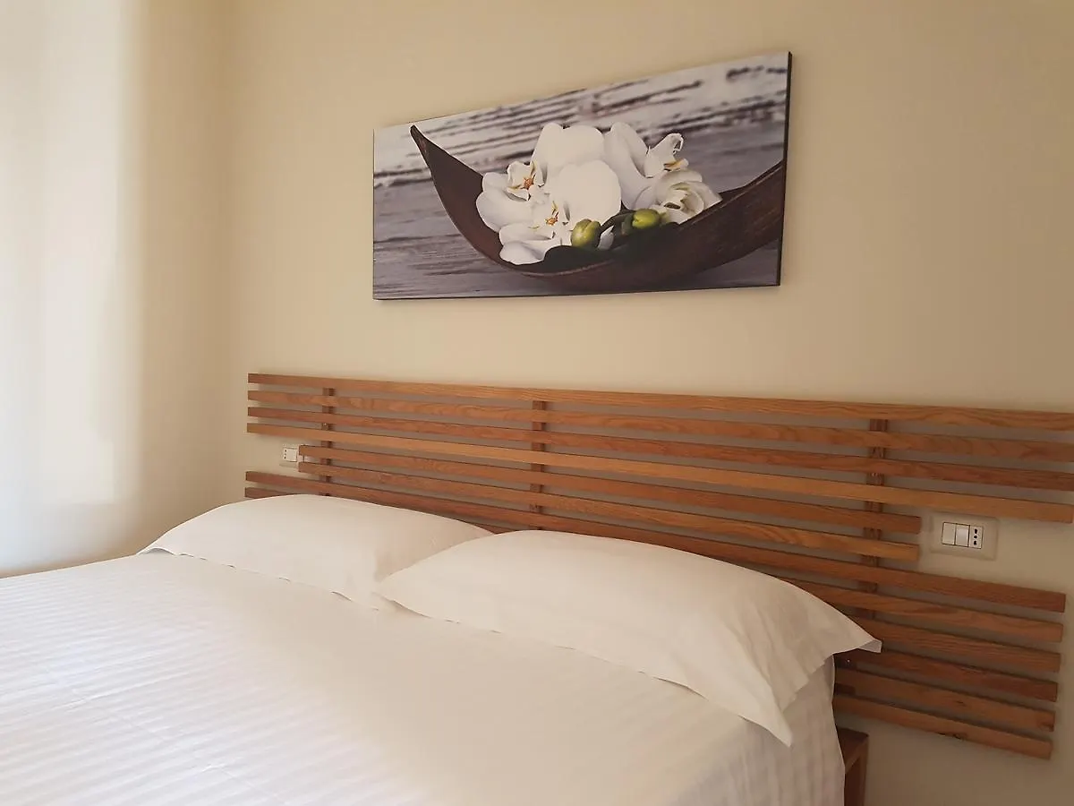Residence Campo Rotondo Tavernerio Guest house
