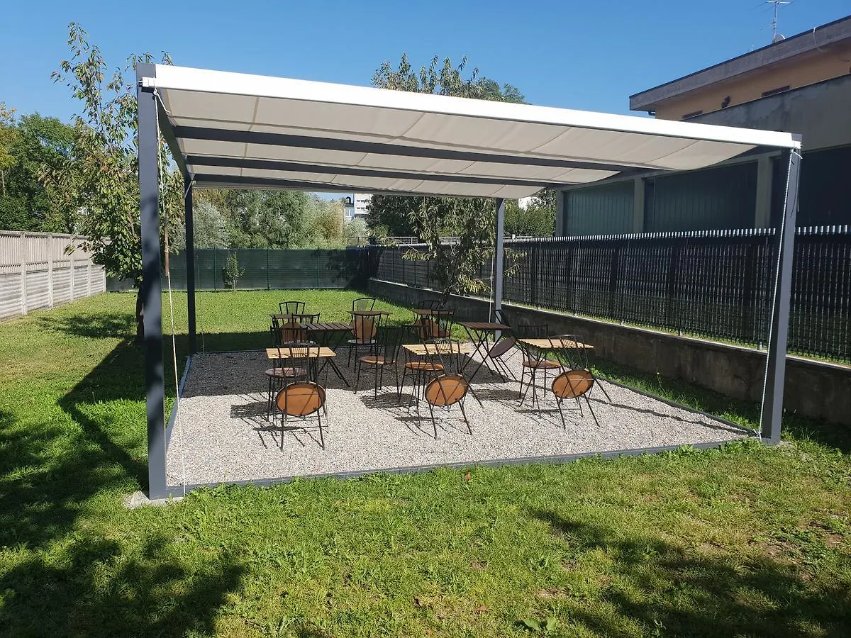 Residence Campo Rotondo Tavernerio 0*,  Italy