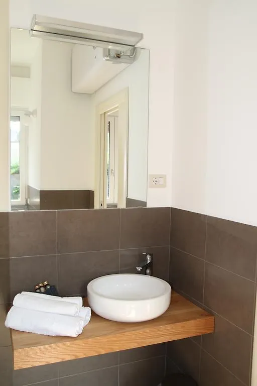 Residence Campo Rotondo Tavernerio Gasthof