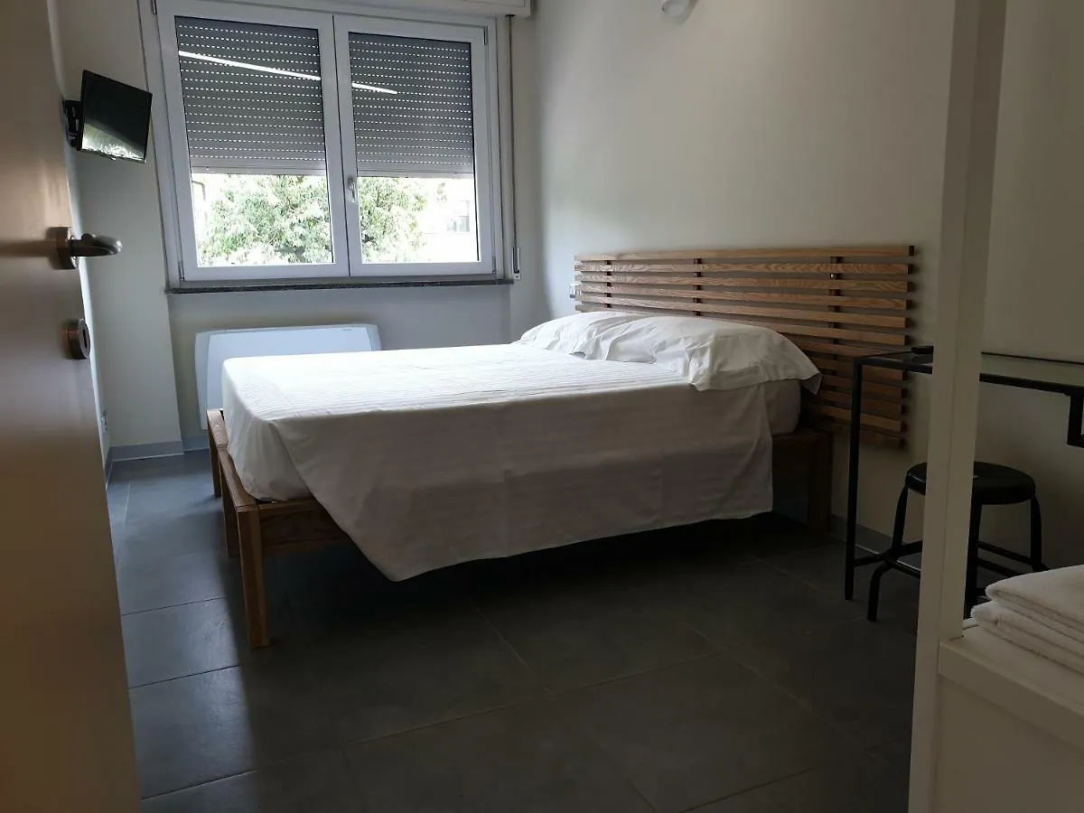 Residence Campo Rotondo Tavernerio 0*,