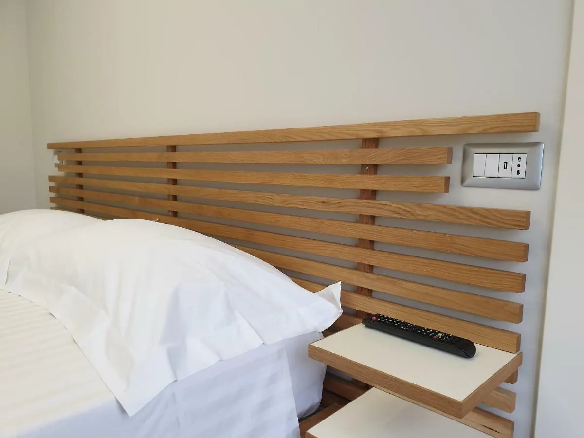 Residence Campo Rotondo Tavernerio 0*,