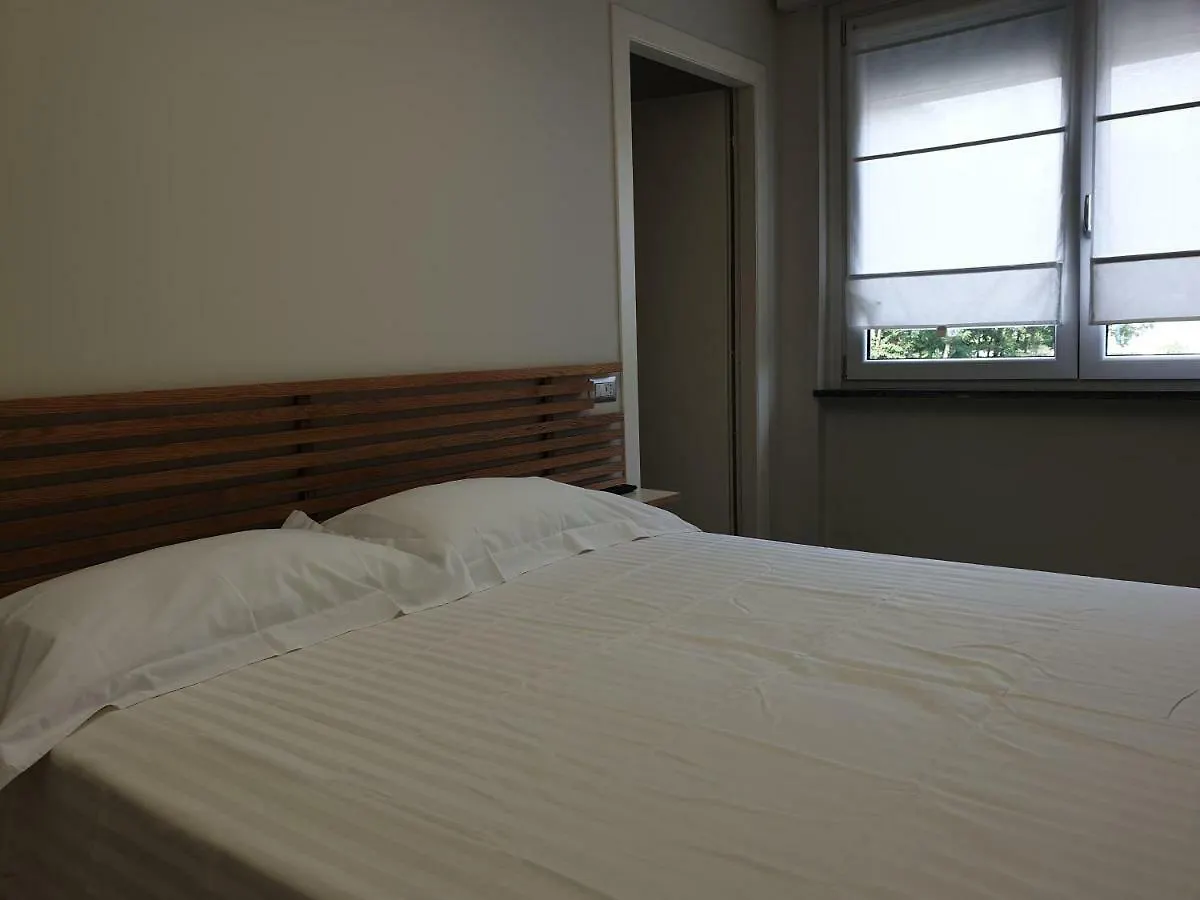 Residence Campo Rotondo Tavernerio Gasthof